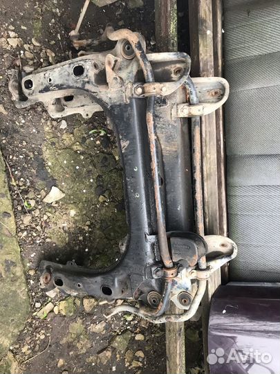 Подрамник audi 80 90