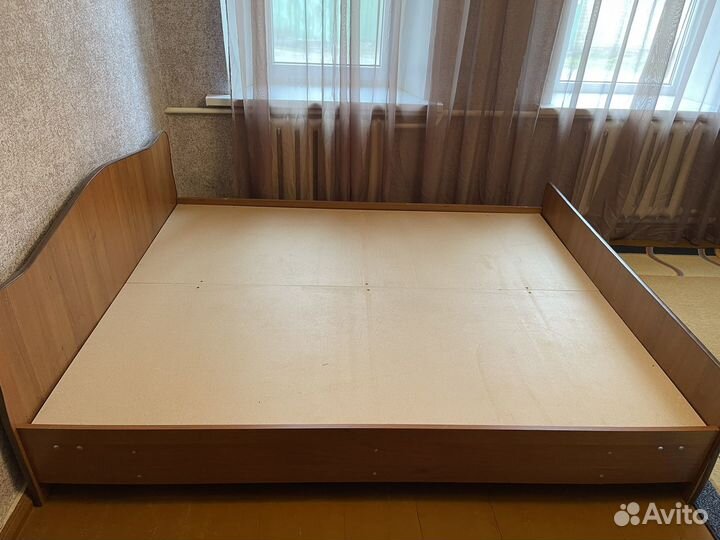 Кровать 2х спальная с матрасом бу