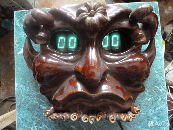 Маска часы