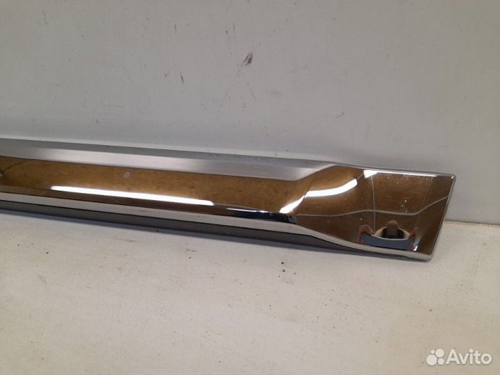 Молдинг двери задний правый Toyota Land Cruiser