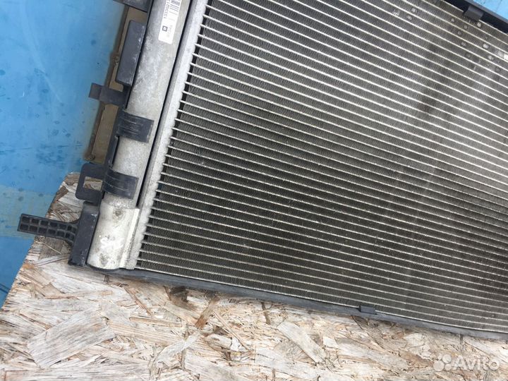 Радиатор кондиционера GM 13330217