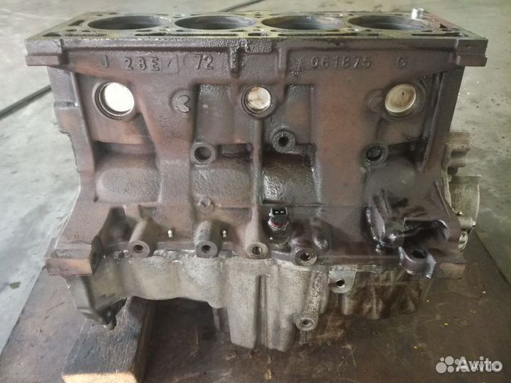 Блок цилиндров K4m813 Renault Megane