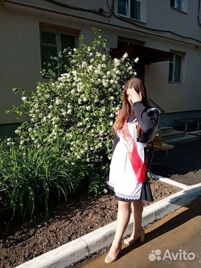 Школьный белый фартук