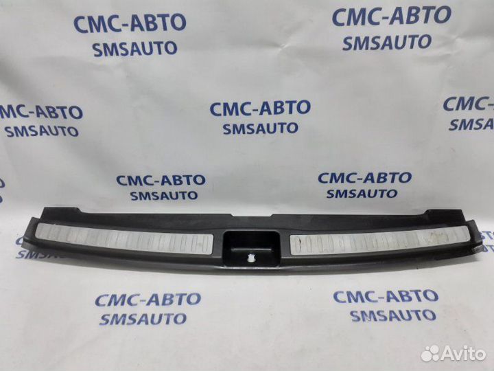 Накладка замка багажника Mercedes-Benz Ml W166