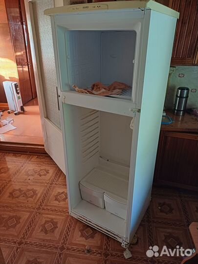 Отдам холодильник