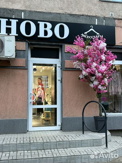 Оформление входной группы, декор витрин