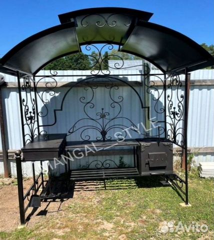 Мангал с крышей