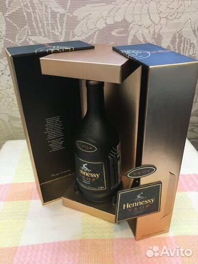 Пустые бутылки из под алкоголя