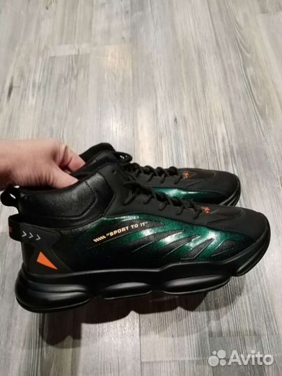 Кроссовки мужские р. 44