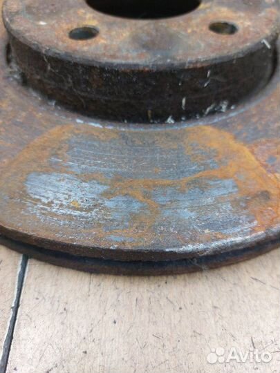 Тормозной диск передний левый Ford Focus 2 hwda