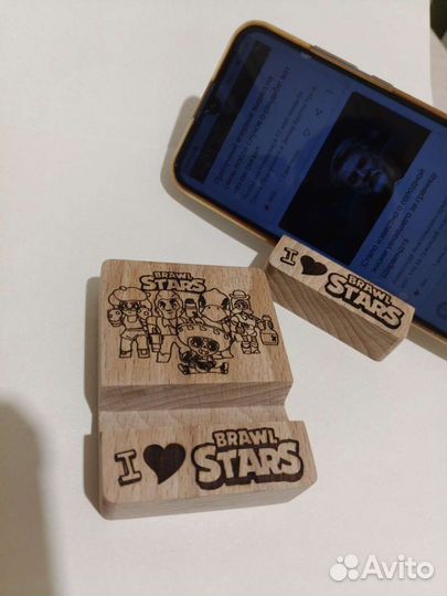 Подставка для телефона из дерева