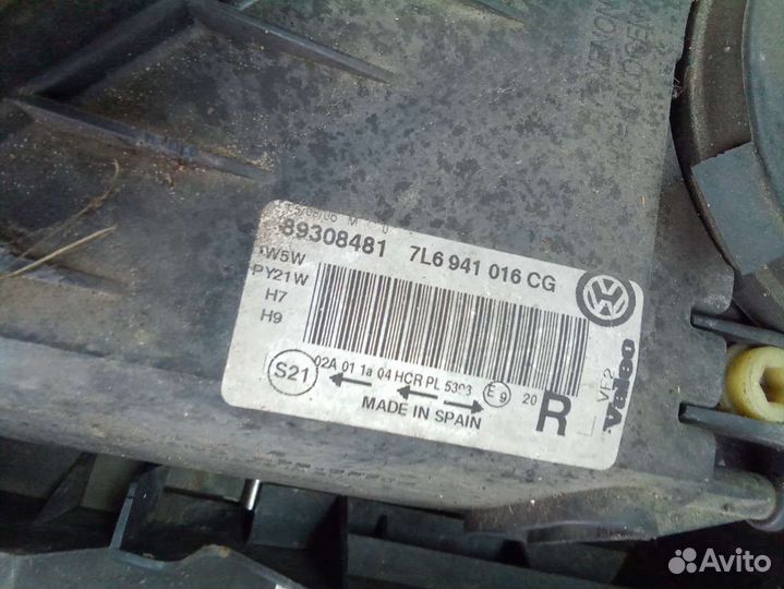 Фара передняя правая 7L6941016CG Volkswagen Touareg 1 2.5 Дизель