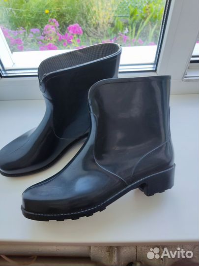 Резиновые сапоги