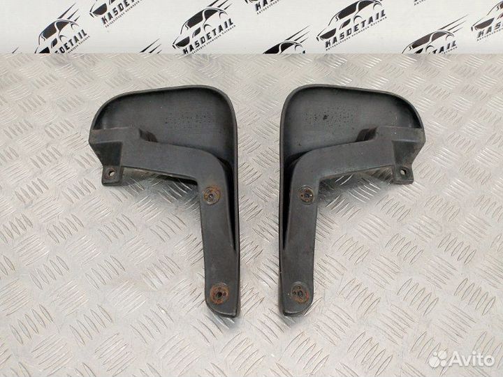 Брызговик передний Hyundai Matrix 1.8 G4GB 2005