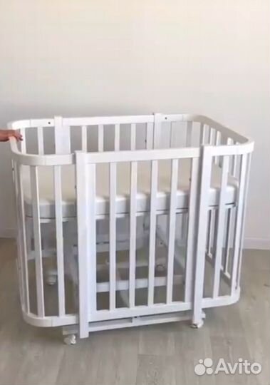 Детская кроватка трансформер с маятником