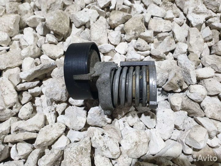 Натяжитель ремня Шкода Фабия 2