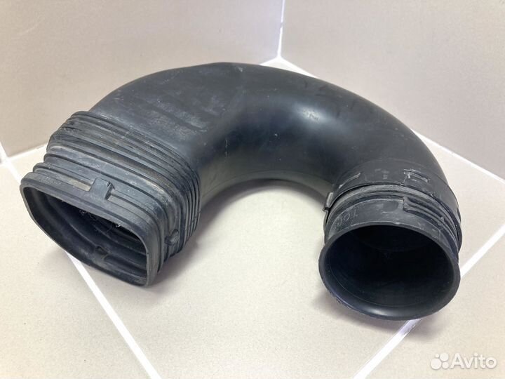 Патрубок воздушного фильтра 1K0129618AN VAG