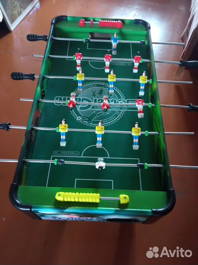 Настольный футбол (кикер)