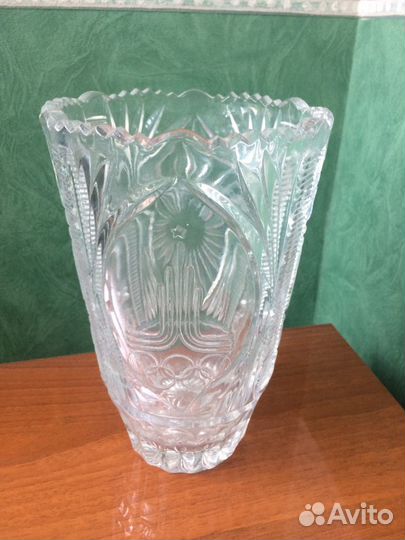 Хрустальная ваза с олимпийской символикой