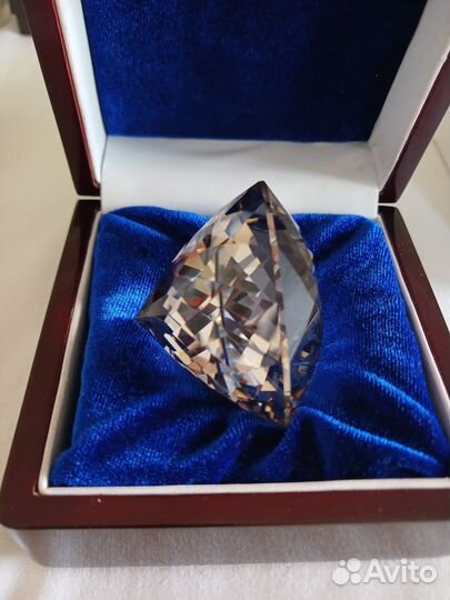 Кварц 568 карат (горный хрусталь)