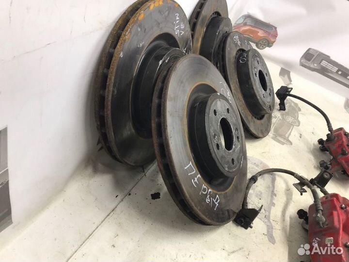 Суппорт Kia Stinger