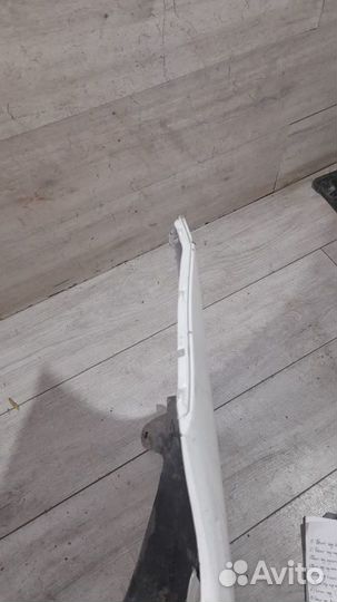 Бампер передний под парктроники и омыватели Toyota