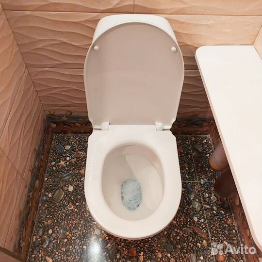 Унитаз с бачком и крышкой бу