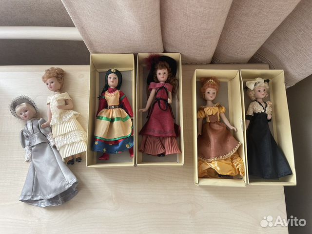 Фарфоровая кукла