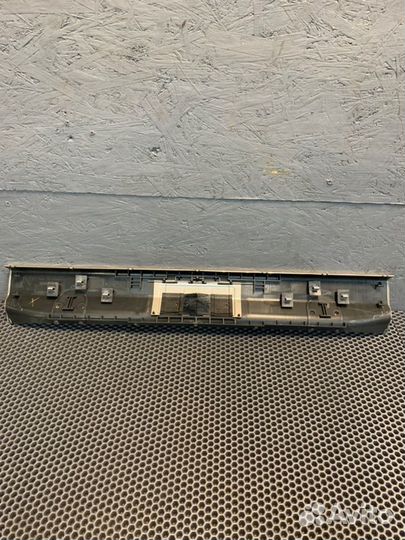 Накладка замка багажника задняя Porshe Panamera