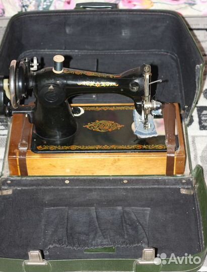 Ручная швейная машинка Подольск 2М