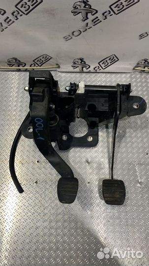 Педальный узел Renault Master III