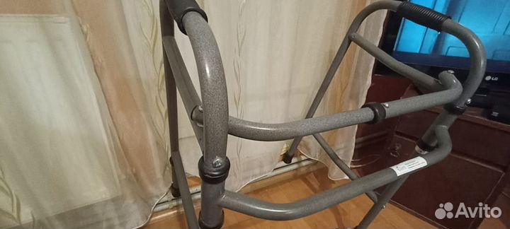 Ходунки на колесах новые для взрослых инвалидов