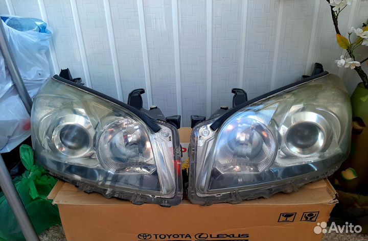 Оригинальные фары Toyota rav 4 ichikoh 42-50
