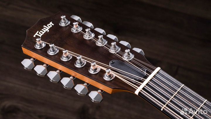 Электроакустическая гитара Taylor 150e