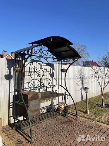 Мангальная зона под крышей