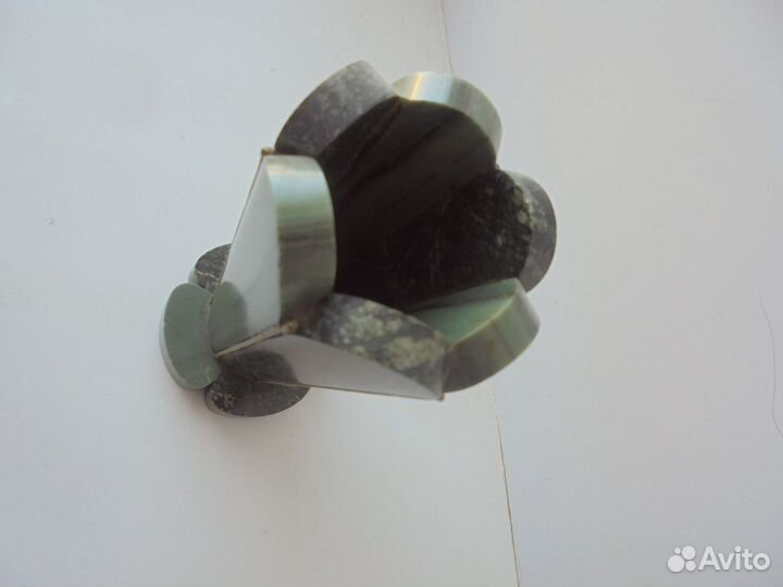 Декоративная ваза натур камни раб уральских мастер