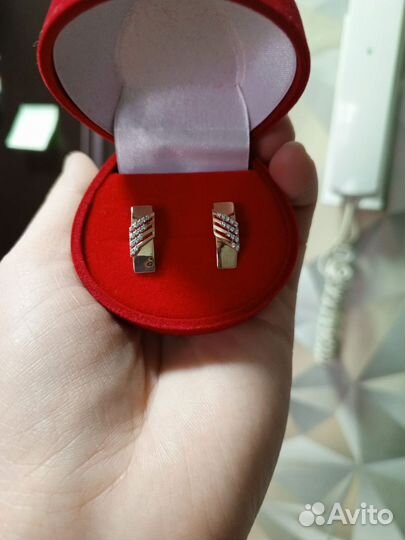 Золотые серьги