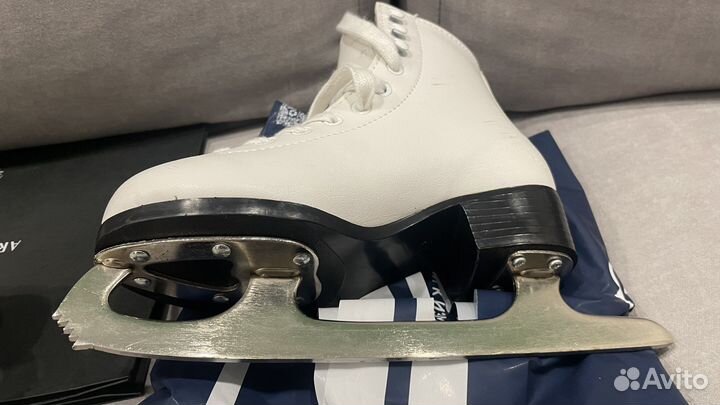 Коньки фигурные Graf Montana Gold 32