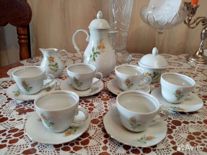 Чайные фарфоровые сервизы, чайные пары, блюдца