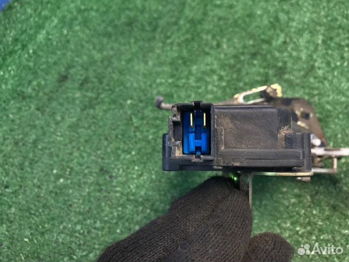 Замок двери задний правый Hyundai Accent 2 1.5