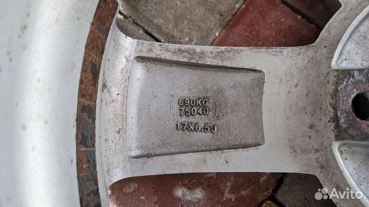Диск литой r17 5x114 3