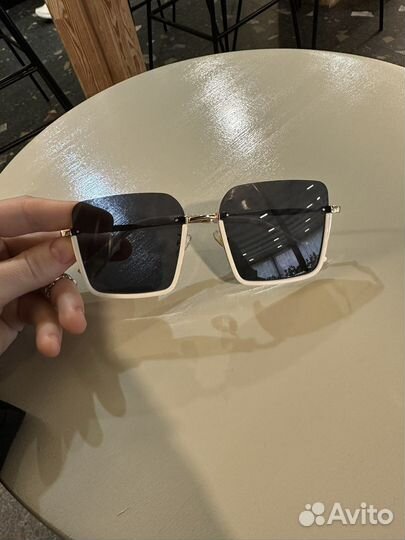 Солнцезащитные очки женские