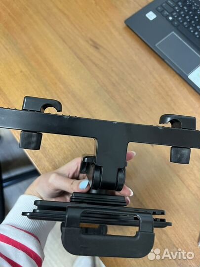 Держатель для планшета в машину