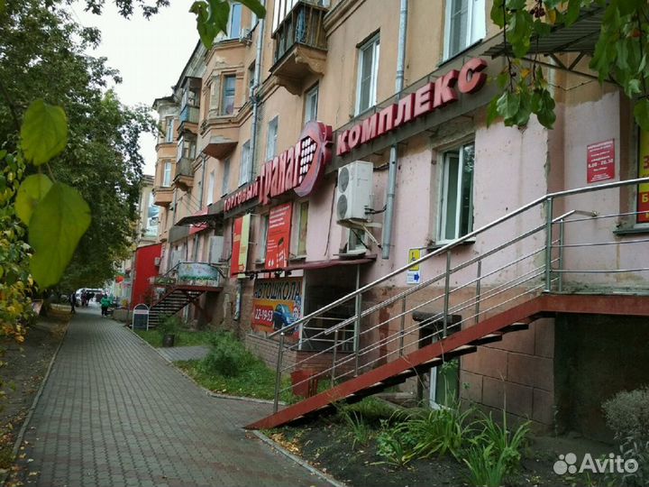 Швея, мастер по ремонту одежды