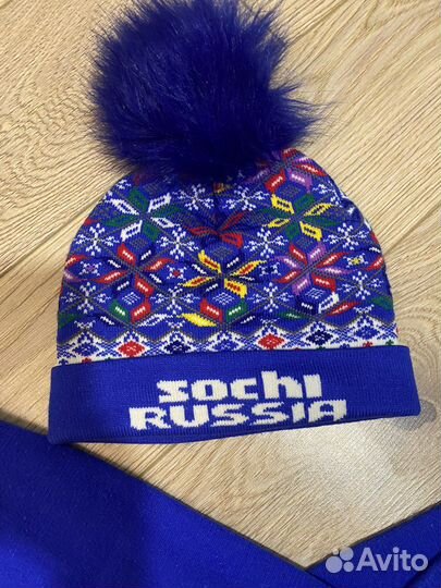 Шапка +шарф с помпошкаии из натурального меха