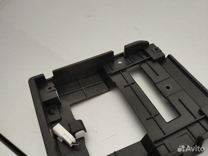 Фиат Пунто крепление потолочного светильника