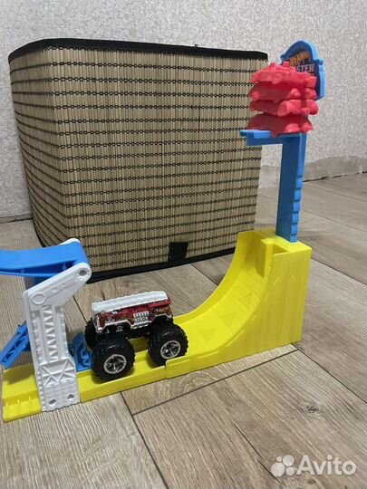 Hot wheels воздушный поединок