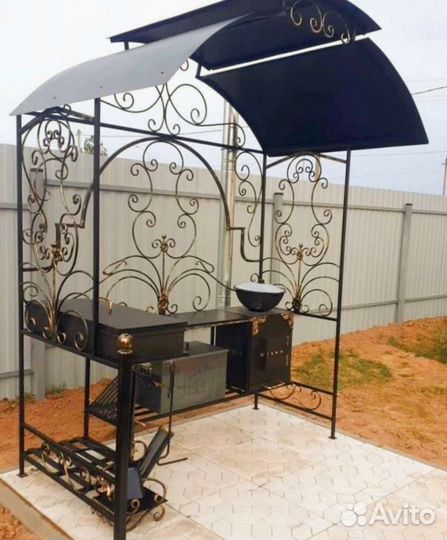 Мангал с крышей