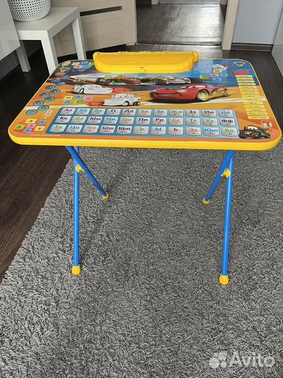 Детский стол