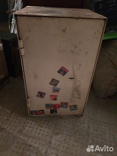 Сейф ширина 37,высота 61 глубина 32